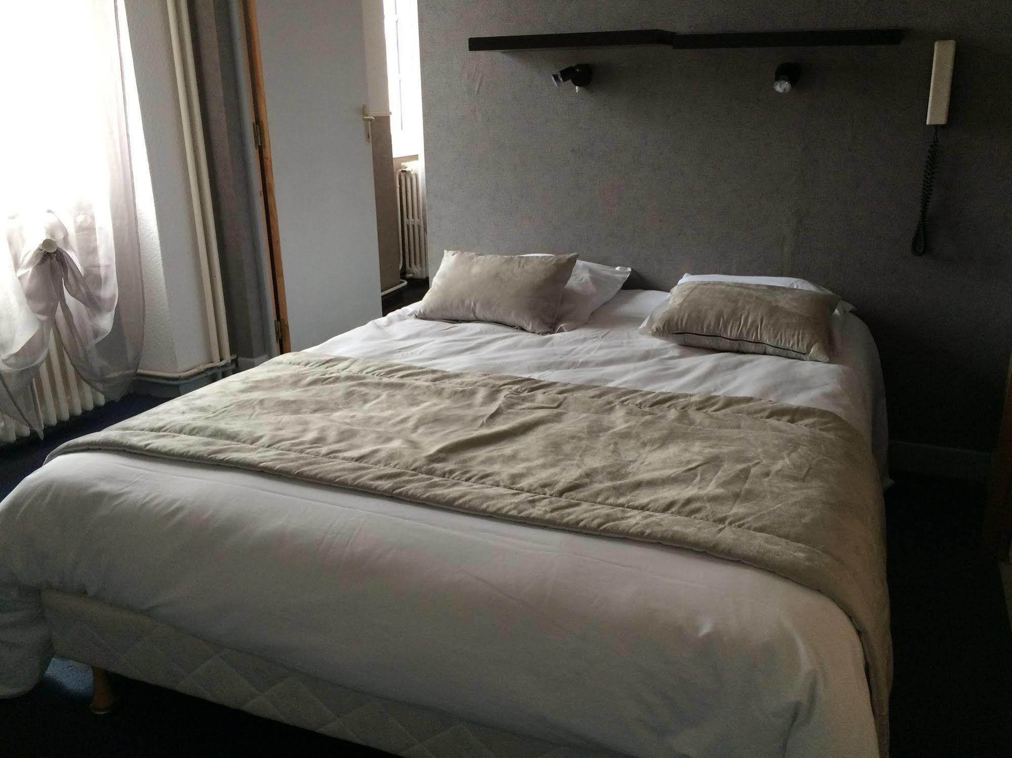 Au Royal Hotel Каркассонн Екстер'єр фото